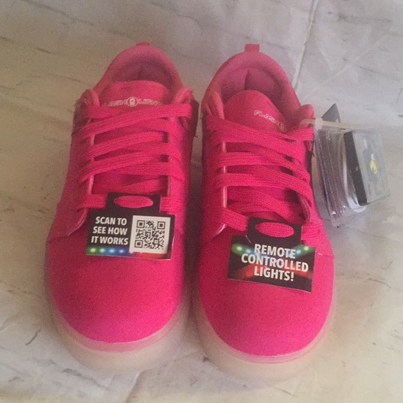 Flashlights Girls' Light Up Skate Shoe - Picture 4 of 8